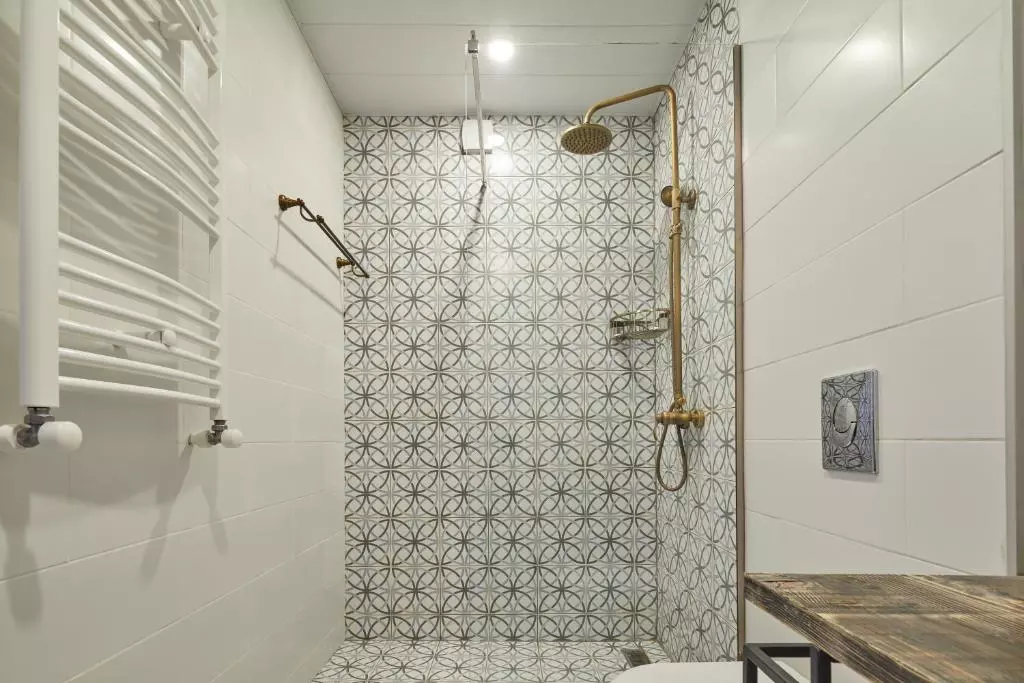 حمام هتل گودائوری لافت